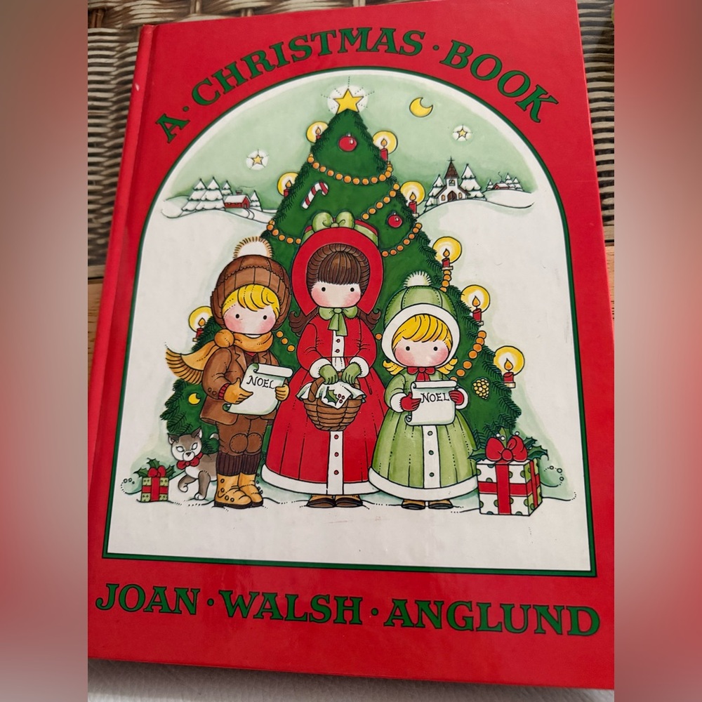 VINTAGE A Christmas Book by Joan Walsh Anglund
